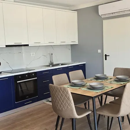 فيلة Aleksander Family House With Pool & Bbq